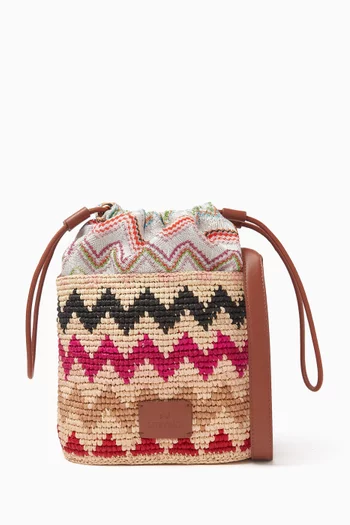 Small Zigzag Bucket Bag in Raffia