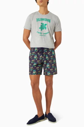 تي شيرت بطبعة شعار الماركة قطن