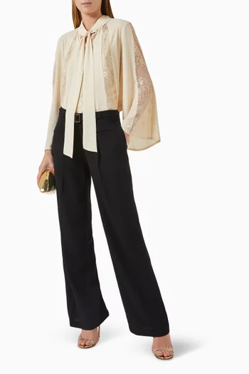 بلوزة بوشاح وأجزاء دانتيل