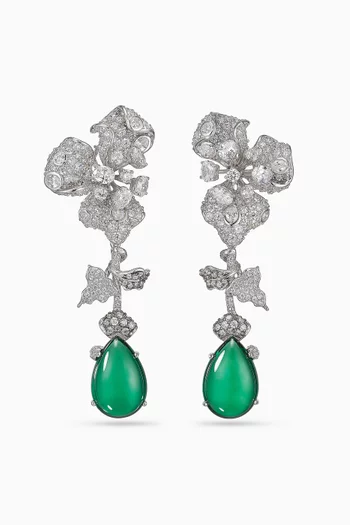 أقراط بتصميم زهرة أوركيد مرصعة بحجر الزمرد مطلية ذهب أبيض عيار 18