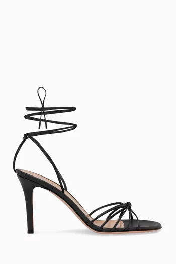 صندل بتصميم ملفوف بسير حول الكاحل وكعب 85 مم جلد نابا