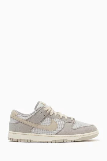 Dunk Low Retro SE Sneakers in Mesh & Canvas