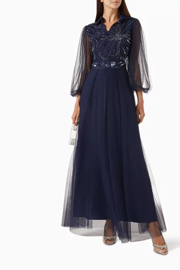 فستان طويل بتطريزات تول