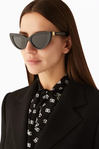 Cat-eye Sunglasses in Acetate
