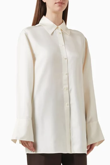 قميص بتفاصيل مبتكرة حرير