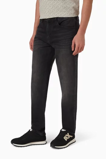 سنيكرز دروب بشعار الماركة على الجانب قماش شبكي