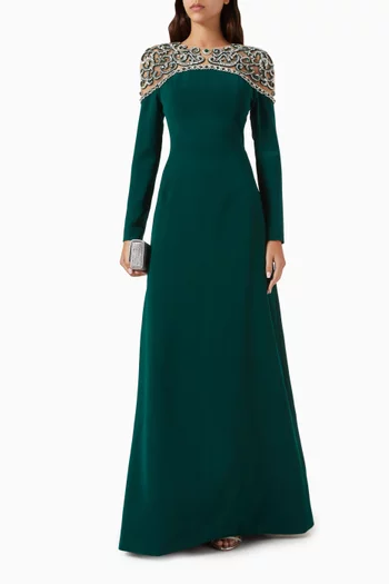 فستان طويل مطرز بالكريستال