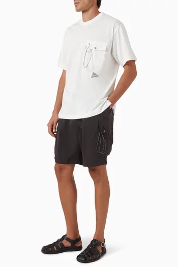 Oversized Cargo Shorts in Nylon-blend