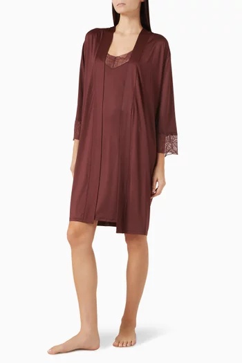 كيمونو بحزام ستان