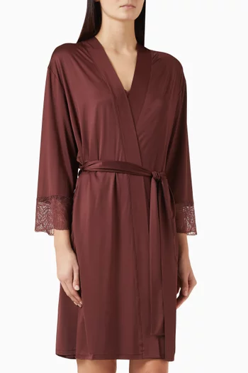 كيمونو بحزام ستان