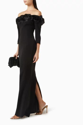 فستان بأكتاف مكشوفة ورقع زهور بارزة كريب