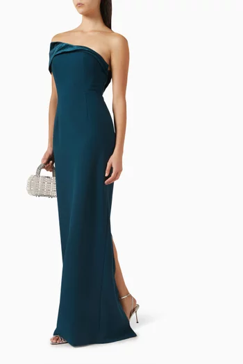 فستان بأكتاف مكشوفة كريب