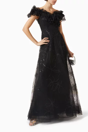 فستان سهرة بأكتاف مكشوفة وكشكش تول