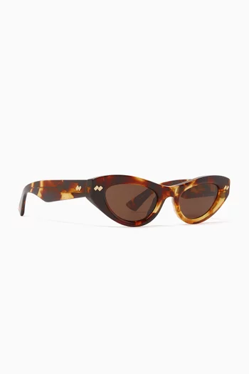 Cat-eye Sunglasses in Acetate
