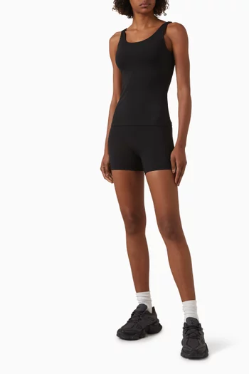 شورت ألتيميت بقصة قصيرة للغاية