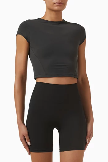 بلوزة بأكمام قصيرة قماش ناعم