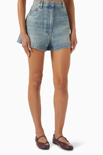 Washed Shorts in Bleached-denim