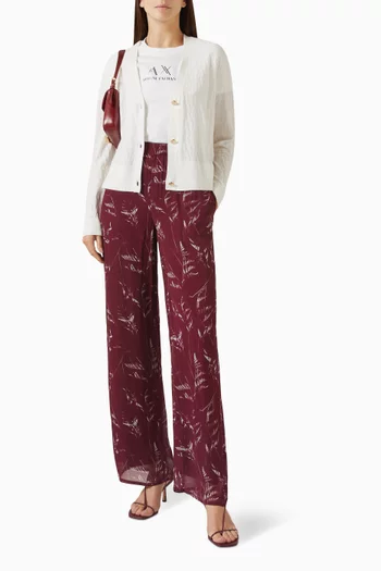 كارديغان بشعار الماركة وأزرار