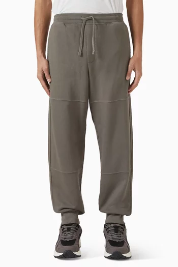 بنطال رياضي بشعار الماركة