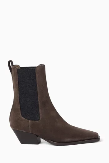 Chelsea Boots in Suede
