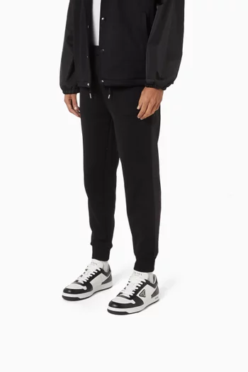 سنيكرز داون تاون أسفل الكاحل بشعار الماركة جلد