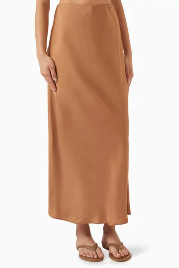 تنورة طويلة حرير