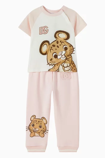 تي شيرت بشعار الماركة وأسد قطن