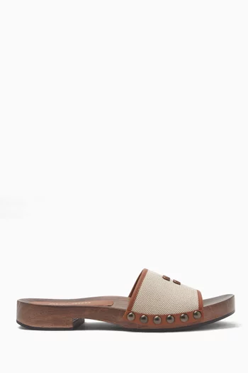 30 Clogs in Canvas & Leather