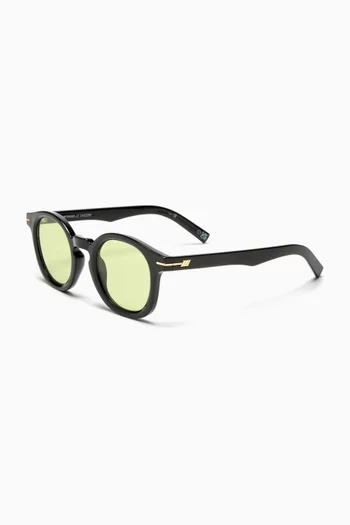 Hoodwinked Sunglasses in Plant Biomass