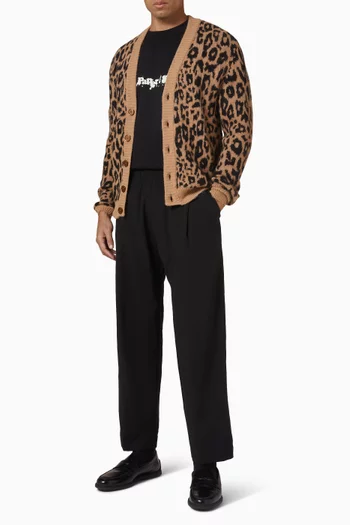 تي شيرت بشعار الماركة قطن