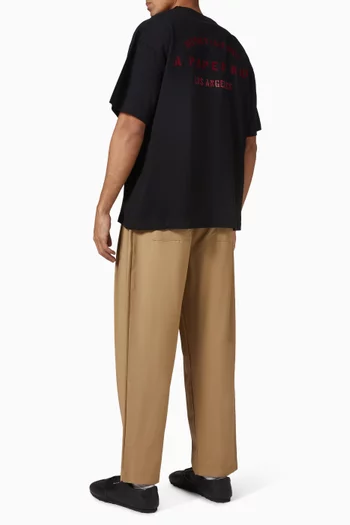 تي شيرت بشعار الماركة قطن