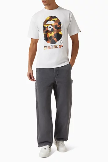 تي شيرت فرست بطبعة by Bathing Ape ‏ بنقشة مموهة قطن
