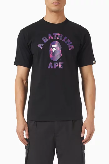 تي شيرت بتصميم جامعي بنقشة بألوان مموهة قطن