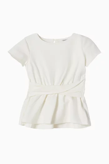 بلوزة بتصميم ملفوف في الأمام