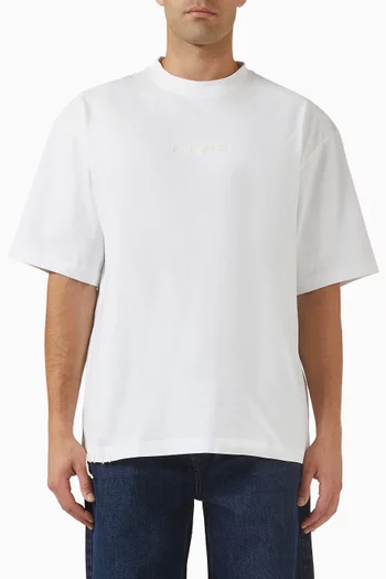 تي شيرت مطرز بشعار الماركة قطن عضوي