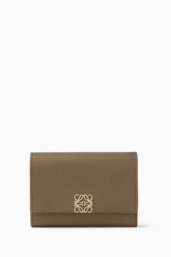 Small Anagram Vertical Wallet in Grained Calfskin