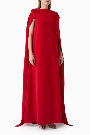 فستان طويل بجزء مزين بتطريزات