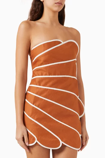 فستان بلوم قصير بحواف صدفية الشكل