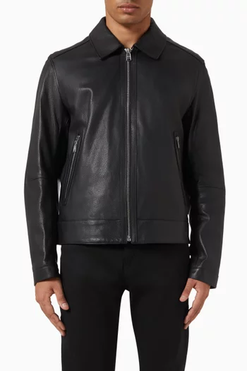 جاكيت بسحّاب جلد