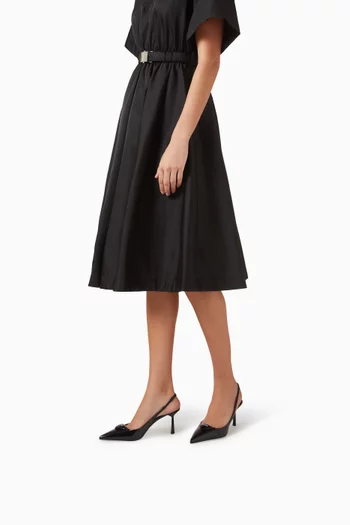 حذاء كلاسيك بسير خلفي وشعار الماركة جلد لامع