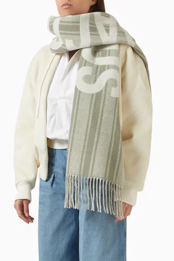 وشاح مزين بشعار الماركة صوف بكر