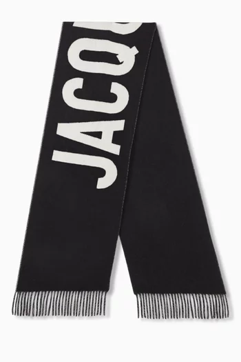 وشاح مزين بشعار الماركة صوف