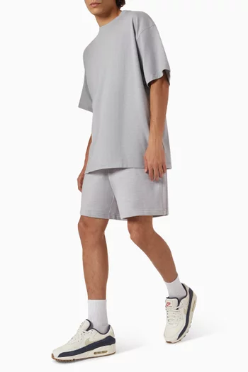 شورت بتصميم عملي بتقنية Dri-FIT صوف