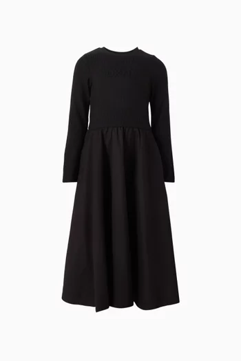 فستان بقصة بطول الركبة