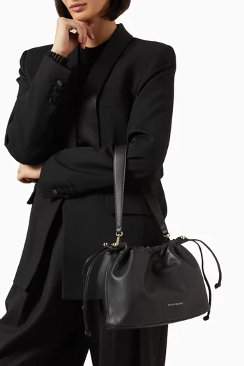 حقيبة شارلوت متوسطة برباط تضييق جلد نابا