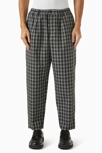 بنطال بنقشة مربعات