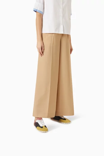 سنيكرز مقسم بألوان شمواه