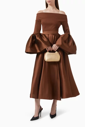 بلوزة بأكتاف مكشوفة وأكمام منفوخة جيرسيه