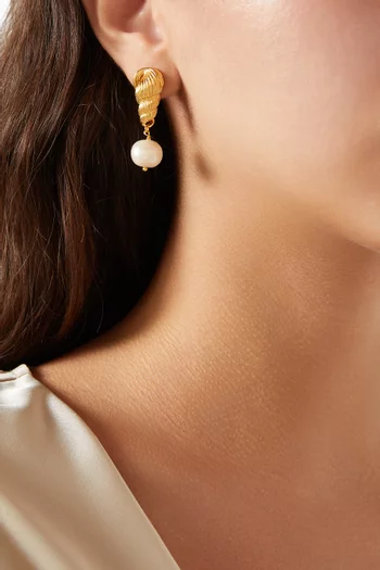 Seashell Drop Earrings in 18kt Gold-plated Brass