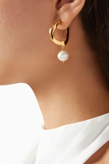 Wave Hoop Earrings in 18kt Gold-plated Brass